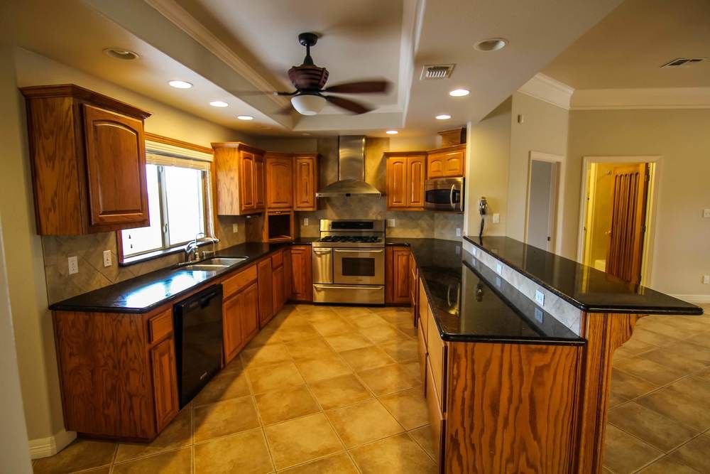 Glasscock Ranch: 20680 McMurray Ln, Mathis, TX 78368